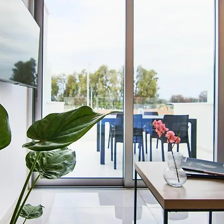 Phaedrus Living - Seaside Luxury Flat Harbour 109 Apartment *